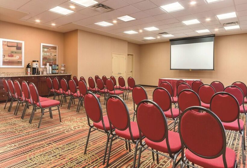 בית מלון כפרי Hampton Inn By Hilton Edmonton/south, Alberta, Canada