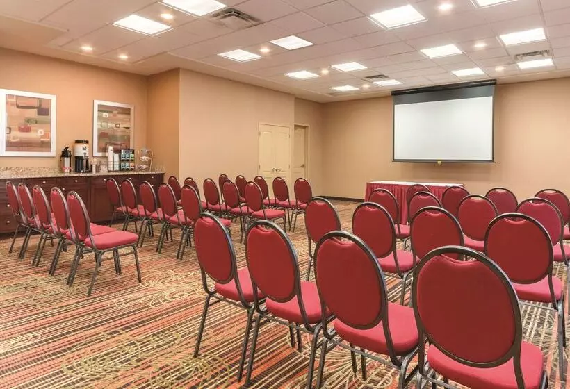 호텔 Hampton Inn By Hilton Edmonton/south, Alberta, Canada