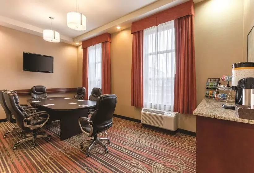 호텔 Hampton Inn By Hilton Edmonton/south, Alberta, Canada