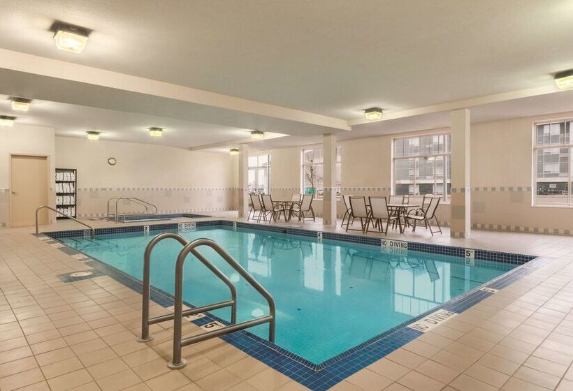 בית מלון כפרי Hampton Inn By Hilton Edmonton/south, Alberta, Canada