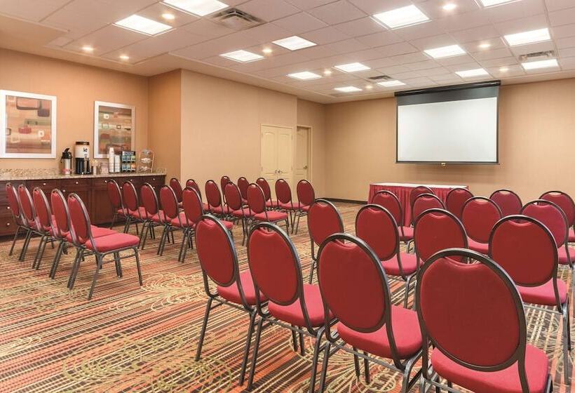 בית מלון כפרי Hampton Inn By Hilton Edmonton/south, Alberta, Canada