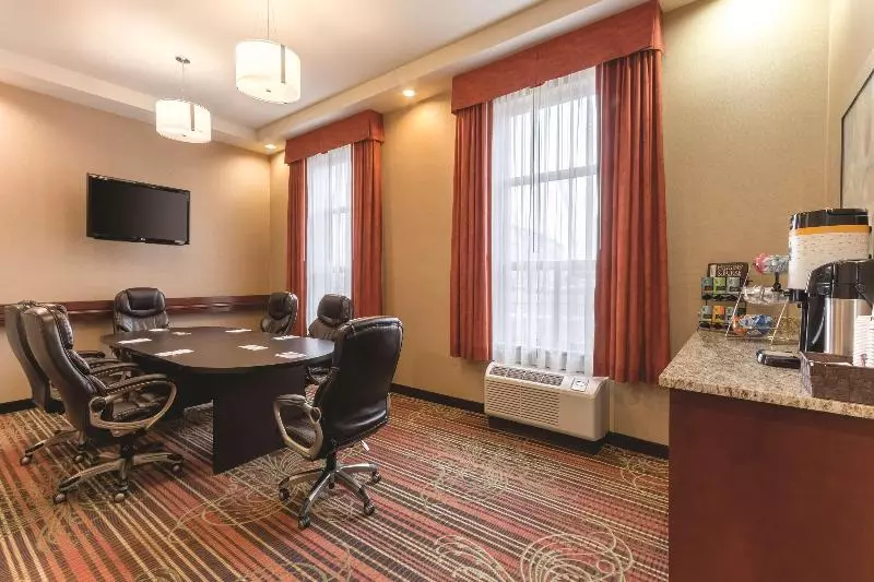 호텔 Hampton Inn By Hilton Edmonton/south, Alberta, Canada