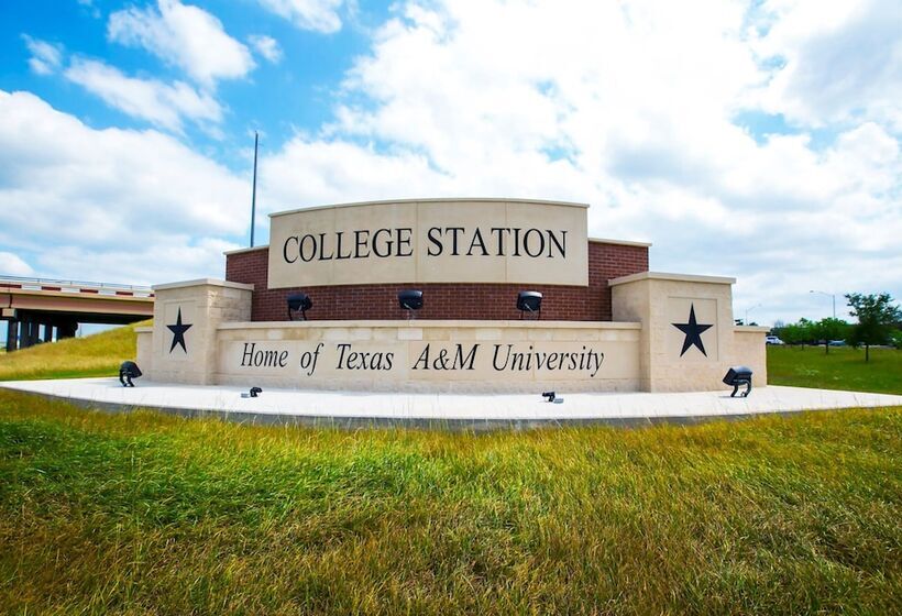 ホテル Holiday Inn Express & Suites College Station, An Ihg