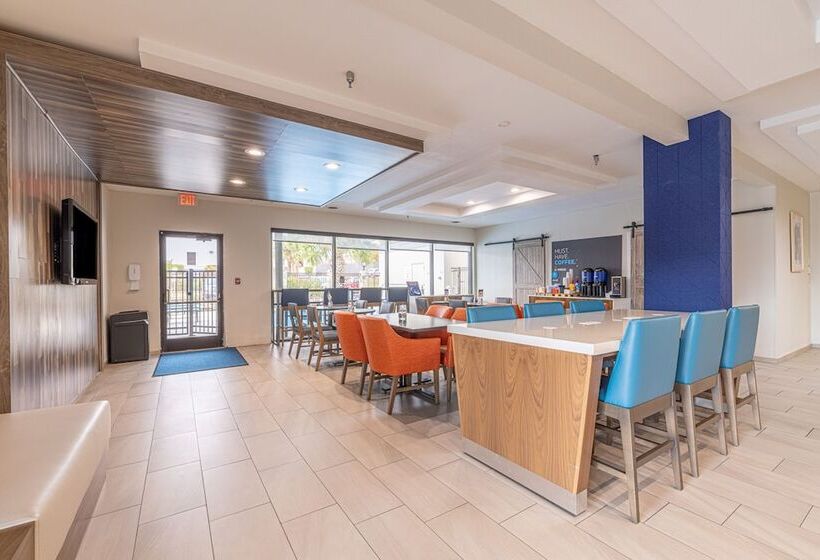 ホテル Holiday Inn Express & Suites College Station, An Ihg
