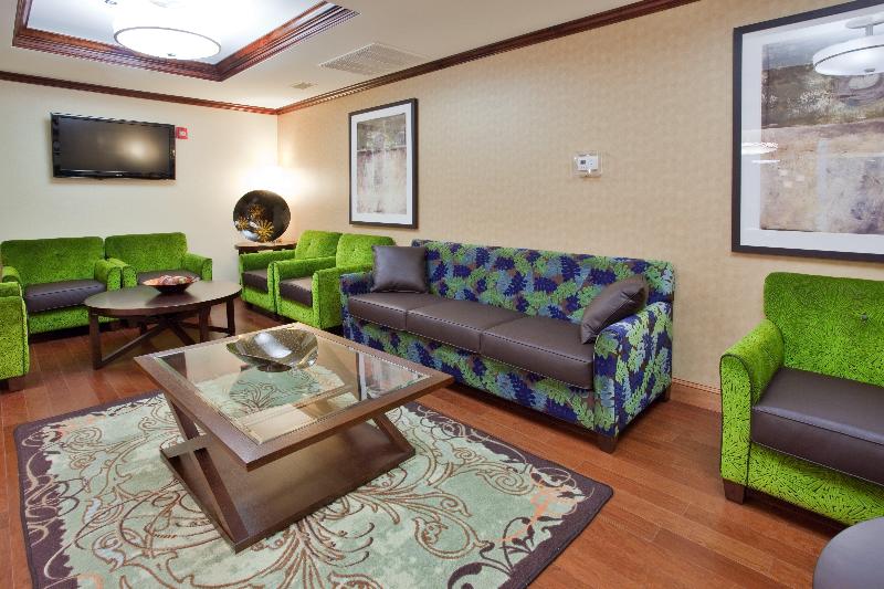 Holiday Inn Express Hotel & Suites Fredericksburg, An Ihg