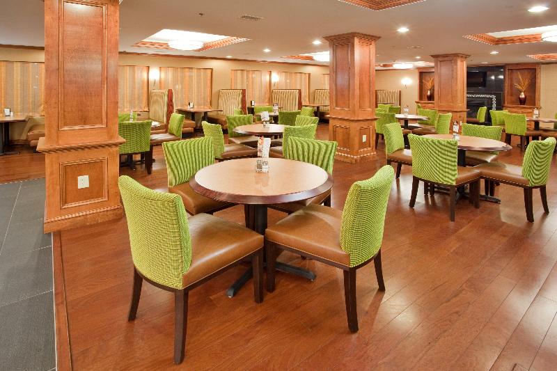 Holiday Inn Express Hotel & Suites Fredericksburg, An Ihg