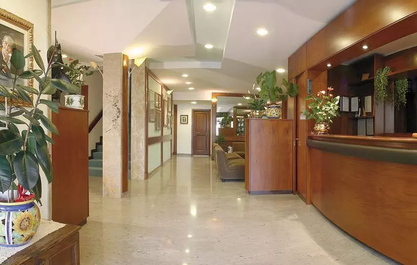 ホテル Milton Iris