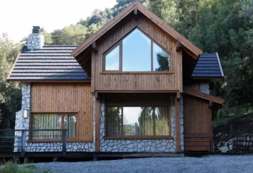 هتل Las Morillas Huemul Lodge