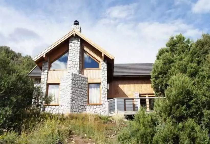 هتل Las Morillas Huemul Lodge