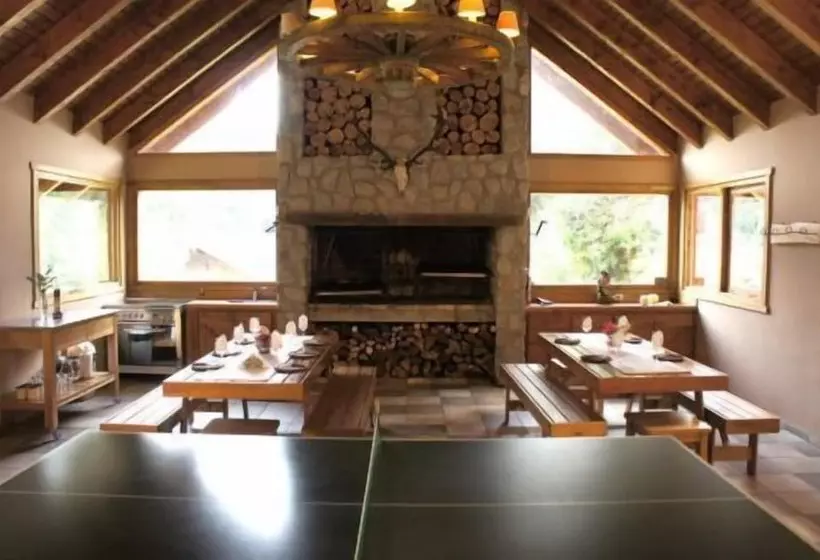 هتل Las Morillas Huemul Lodge