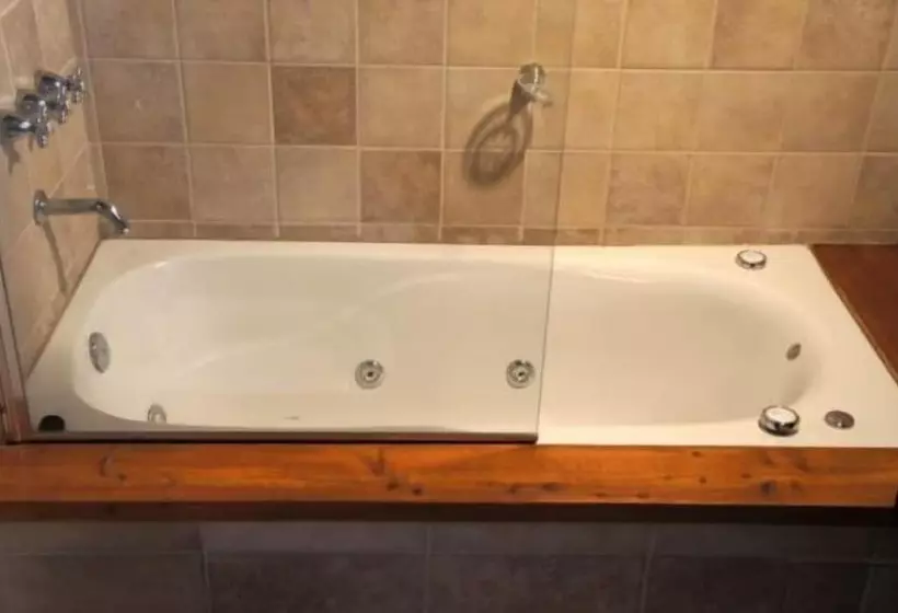 هتل Las Morillas Huemul Lodge