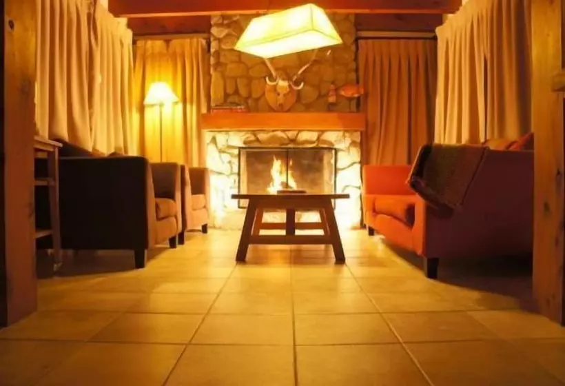 هتل Las Morillas Huemul Lodge