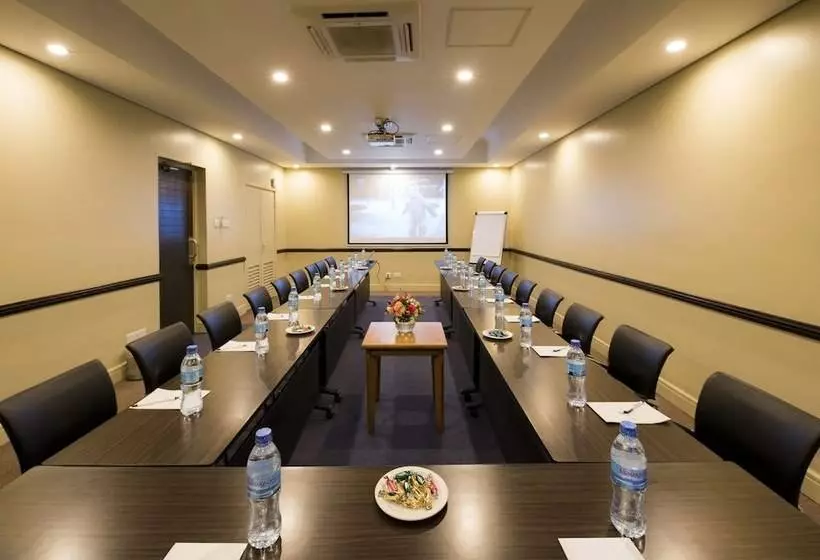 Protea Hotel By Marriott Dar Es Salaam Oyster Bay