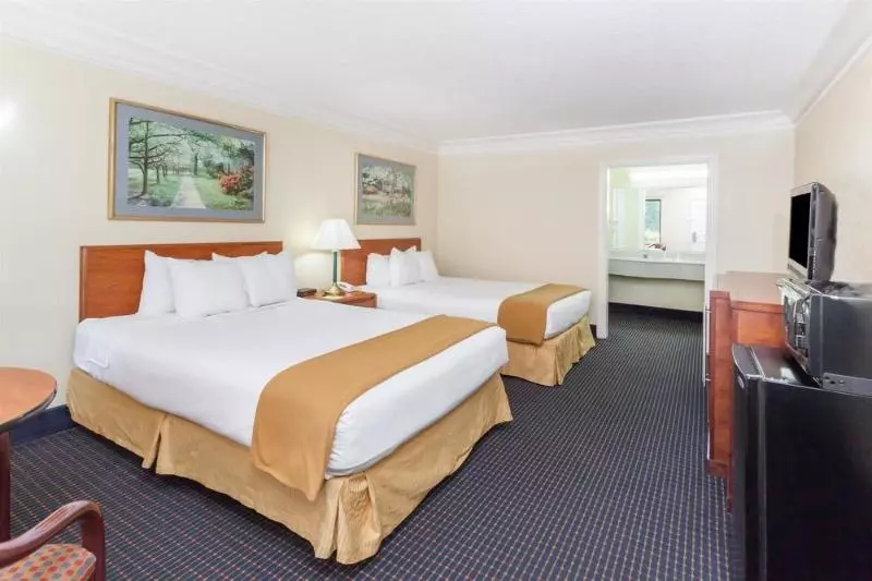 Отель Quality Inn