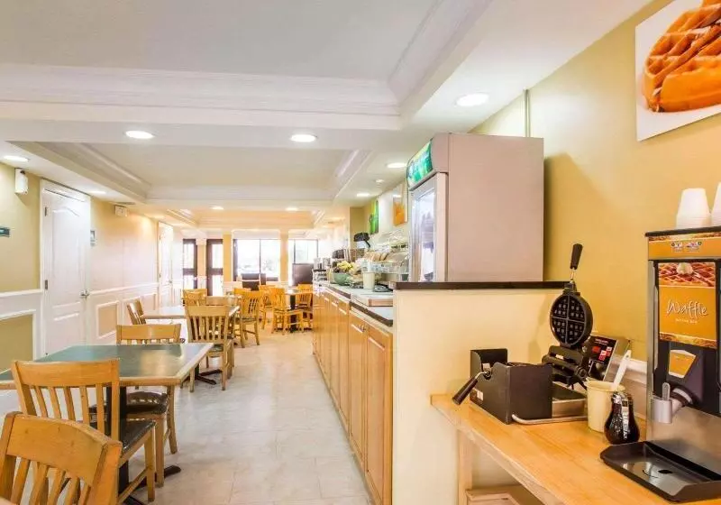 Отель Quality Inn