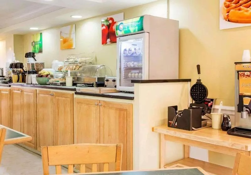 Отель Quality Inn