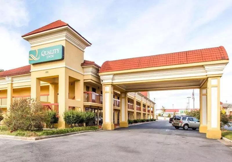 Отель Quality Inn