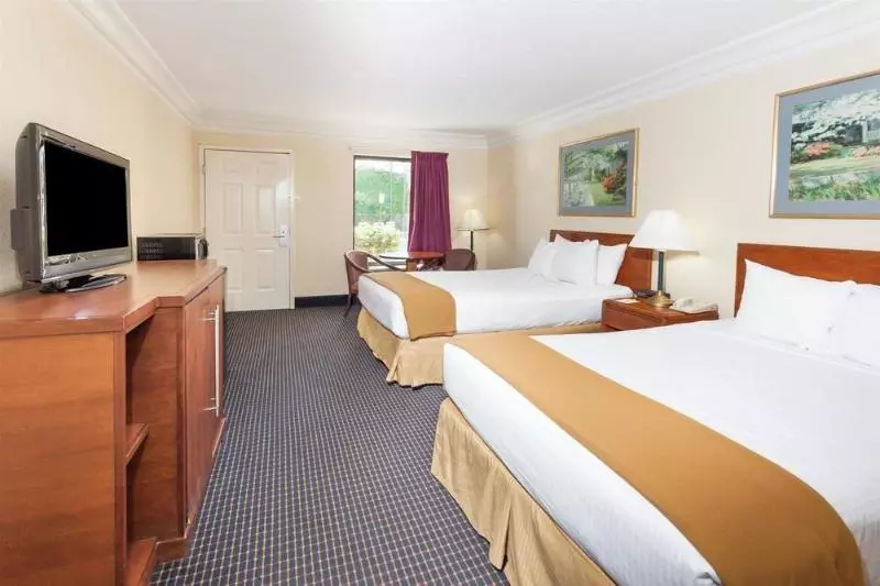 Отель Quality Inn