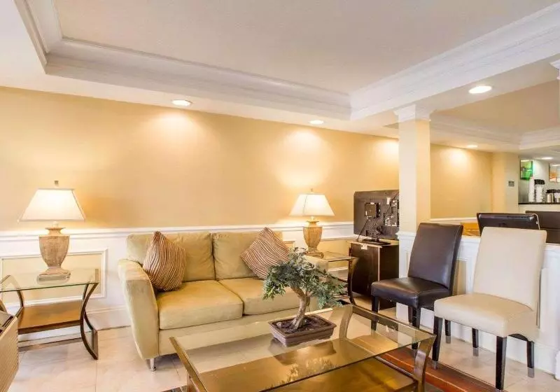 Отель Quality Inn