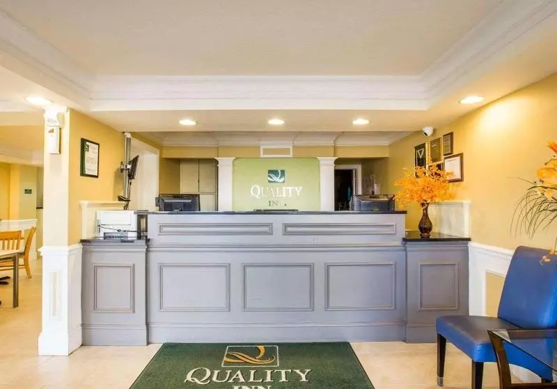 Отель Quality Inn