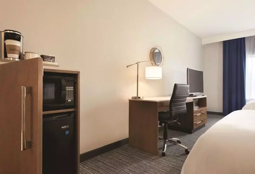 Radisson Hotel Ames Conference Center At Isu