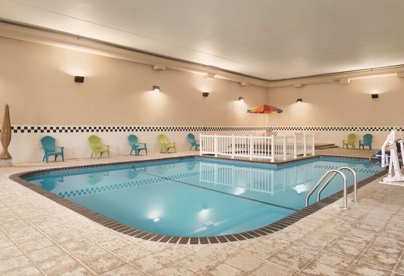 Radisson Hotel Ames Conference Center At Isu