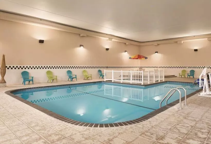 Radisson Hotel Ames Conference Center At Isu