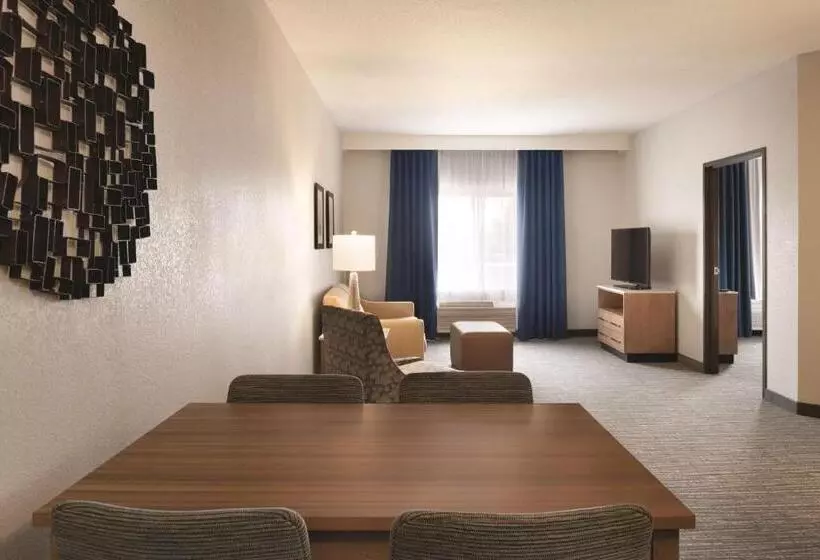 Radisson Hotel Ames Conference Center At Isu