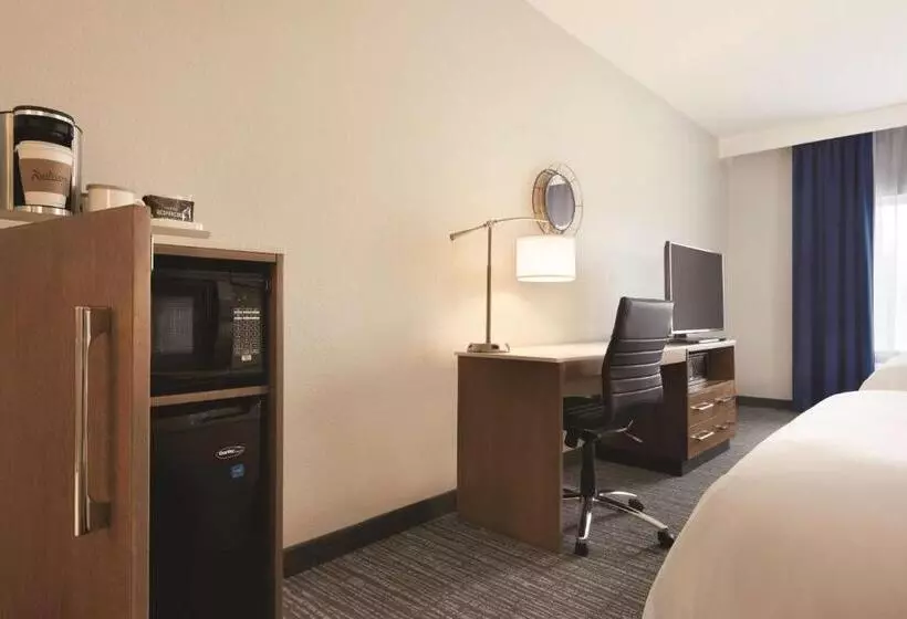 Radisson Hotel Ames Conference Center At Isu