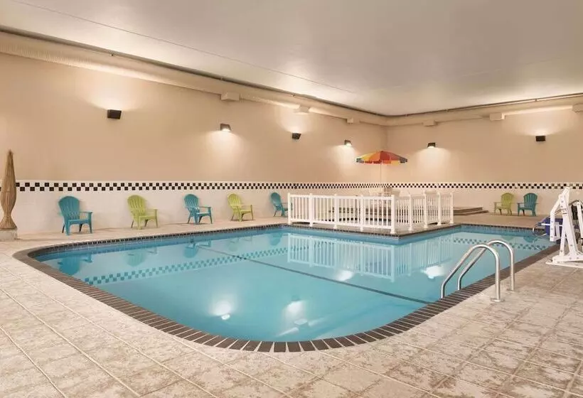 Radisson Hotel Ames Conference Center At Isu