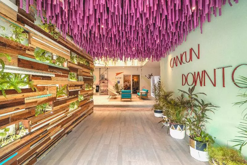 هتل Selina Cancun Downtown