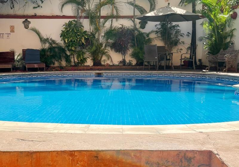 فندق Suites Cancun Center