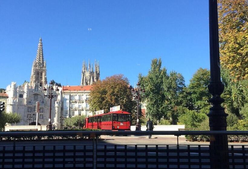 בית מלון כפרי Via Gotica