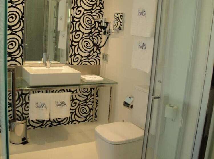 בית מלון כפרי Via Gotica