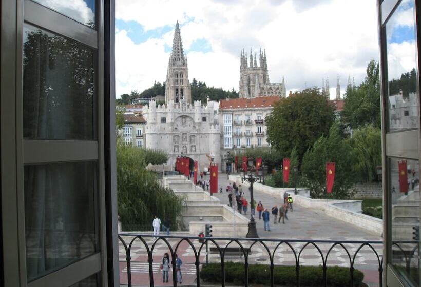 בית מלון כפרי Via Gotica