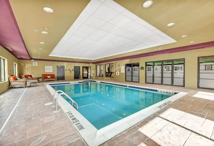 هتل Wingate By Wyndham State Arena Raleigh/cary