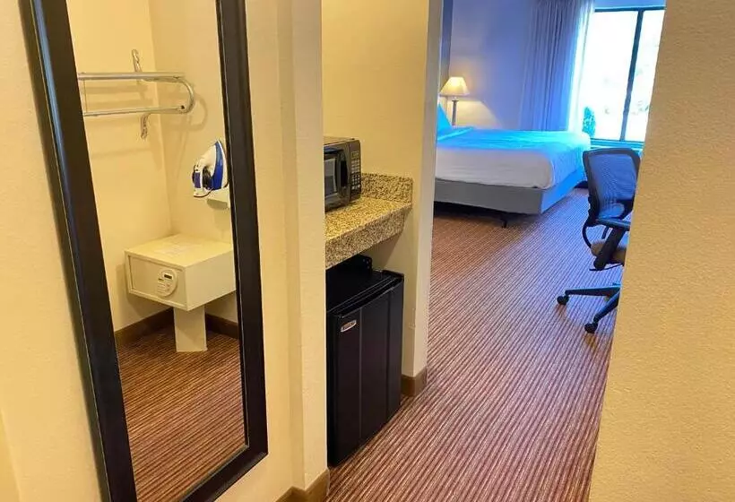 هتل Wingate By Wyndham State Arena Raleigh/cary