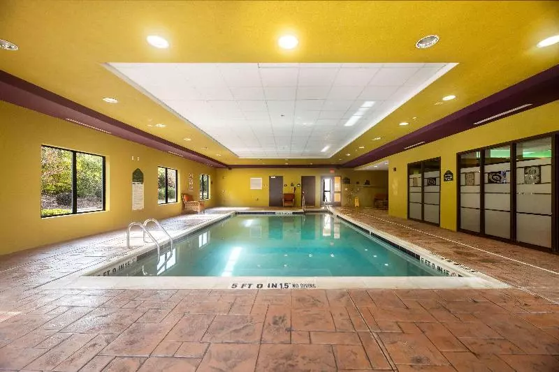 هتل Wingate By Wyndham State Arena Raleigh/cary