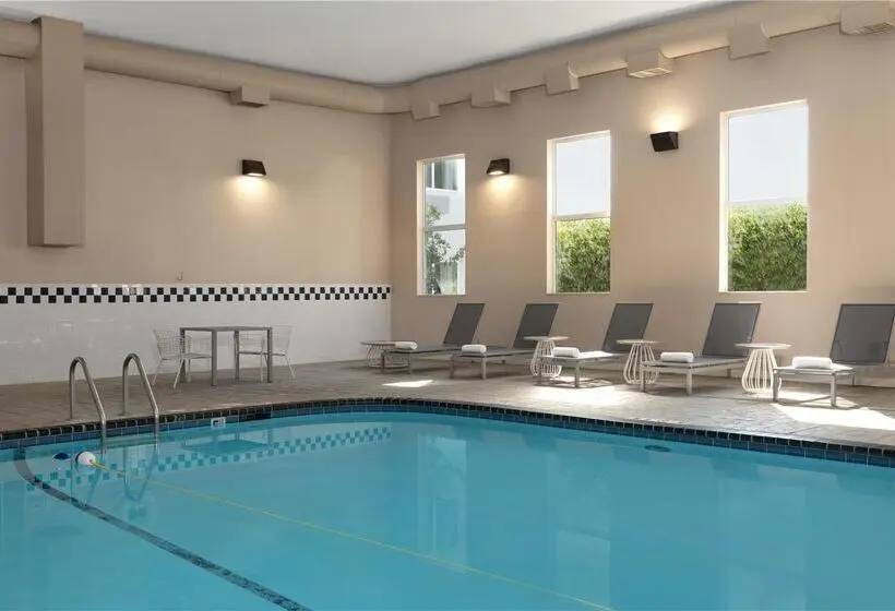 Radisson Hotel Ames Conference Center At Isu
