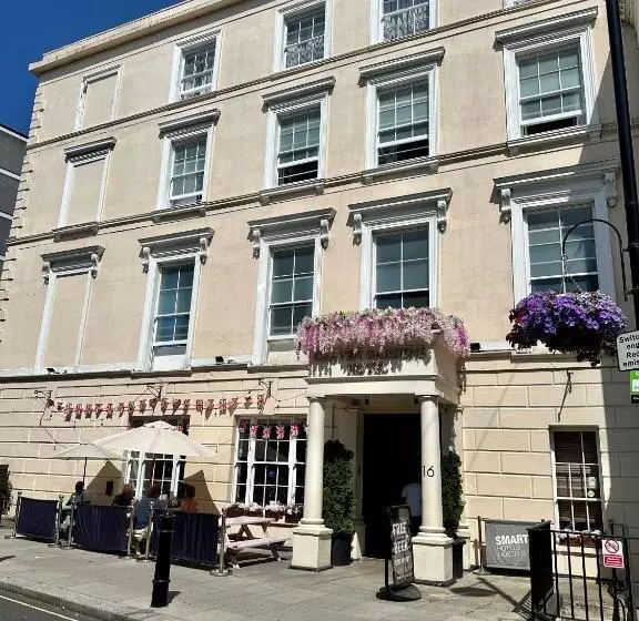 Smart Hyde Park View Hostel