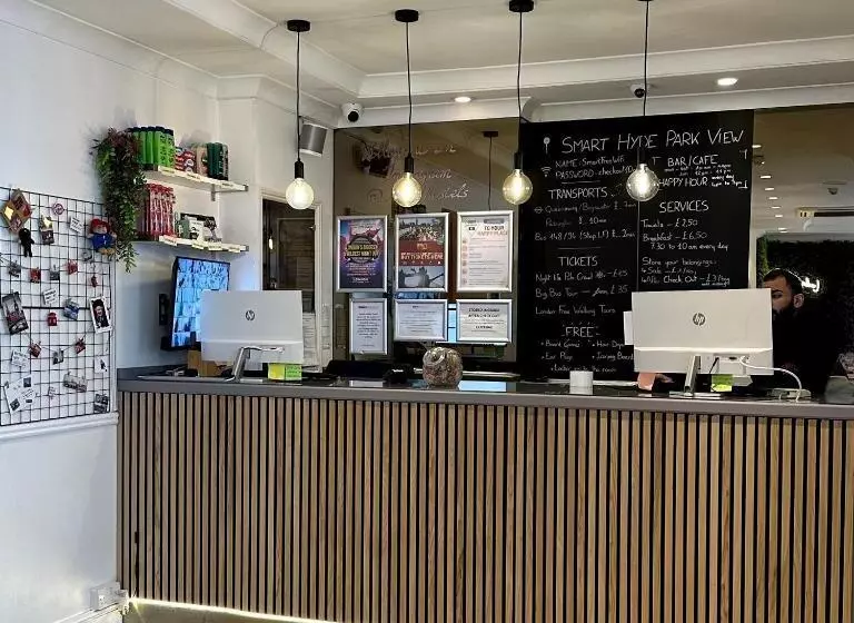 Smart Hyde Park View Hostel