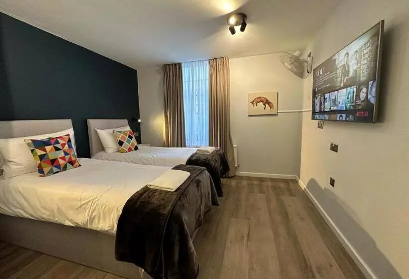 Smart Hyde Park View Hostel