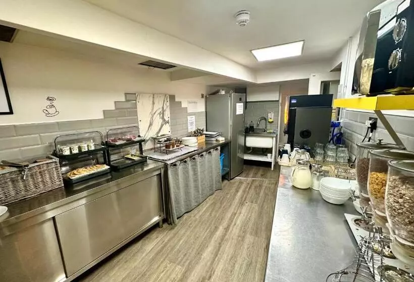 Smart Hyde Park View Hostel