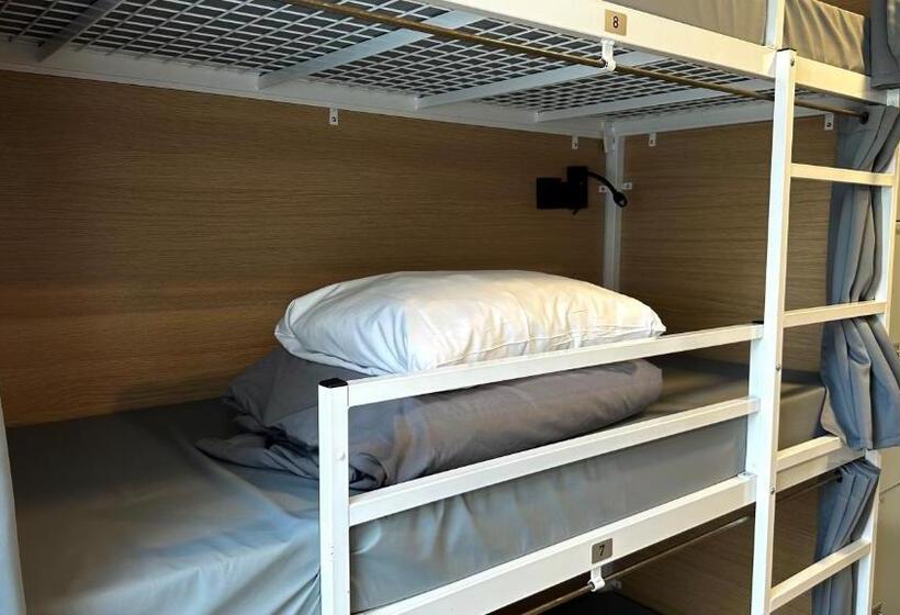 Smart Hyde Park View Hostel