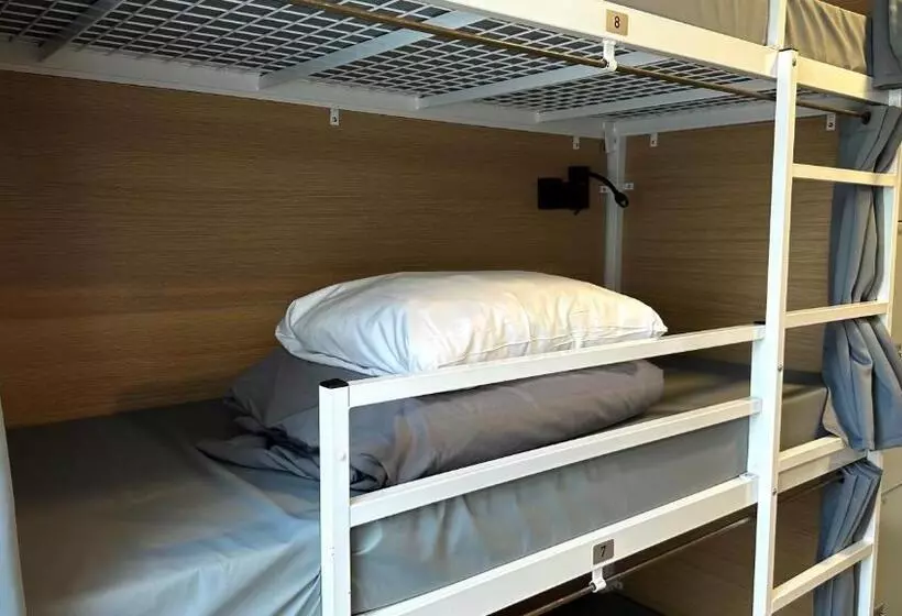 Smart Hyde Park View Hostel