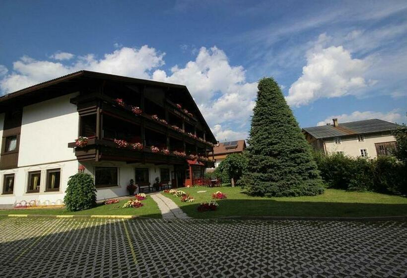 Отель Garni Living