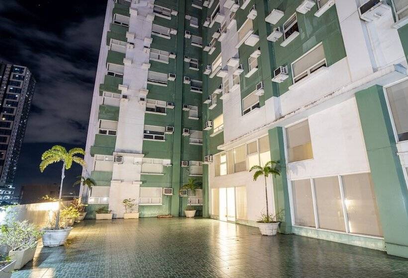 Отель Gilmore Tower Suites By Sms Hospitality