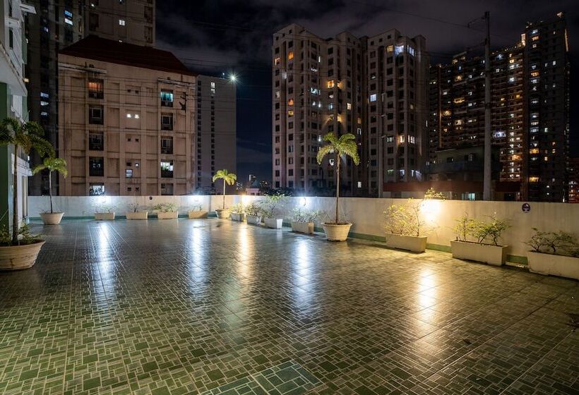 Отель Gilmore Tower Suites By Sms Hospitality