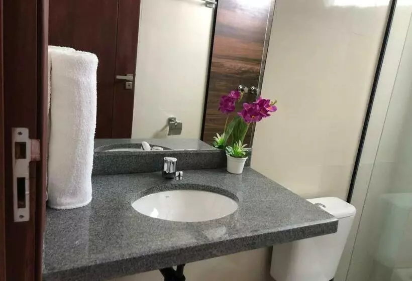 هتل Ikala Santa Cruz