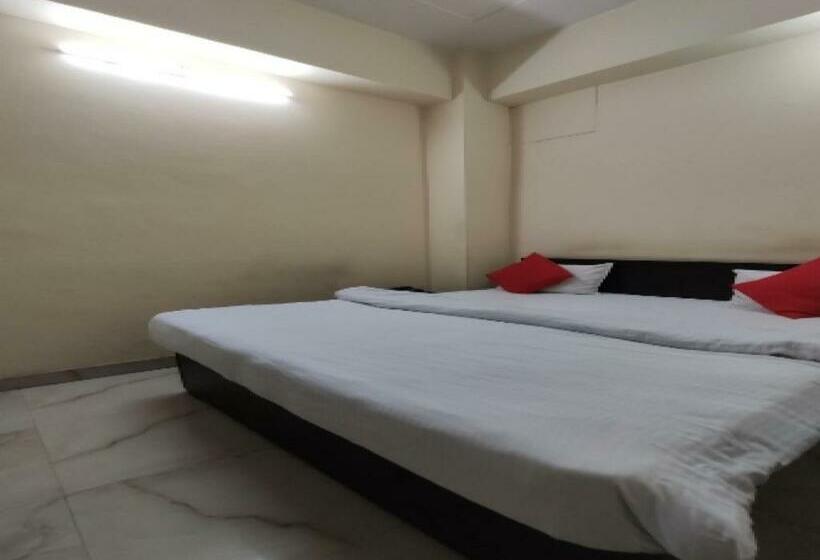 فندق Oyo 82962 Kusum Palace Banquet Hall